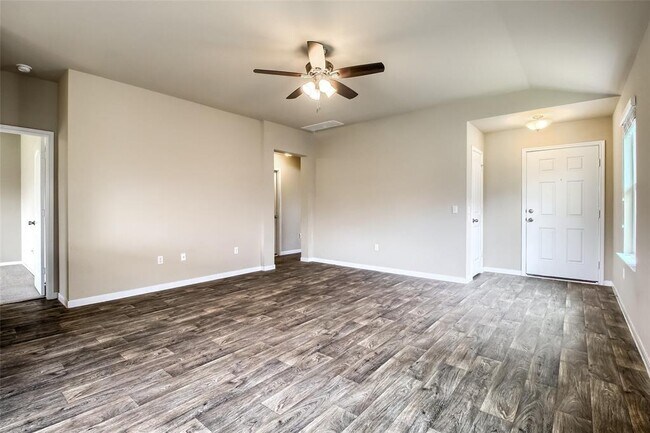 Foto del edificio - 102 Sulphur River Lp