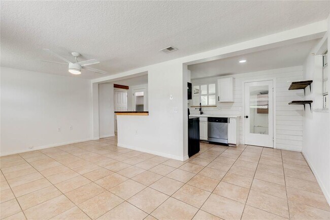 Foto del edificio - 4181 Chestnut Dr