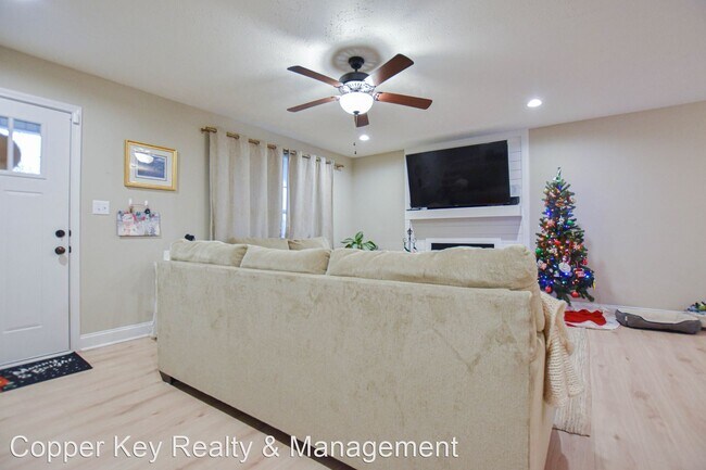 Building Photo - 4 br, 2.5 bath House - 195 Bonnell Drive