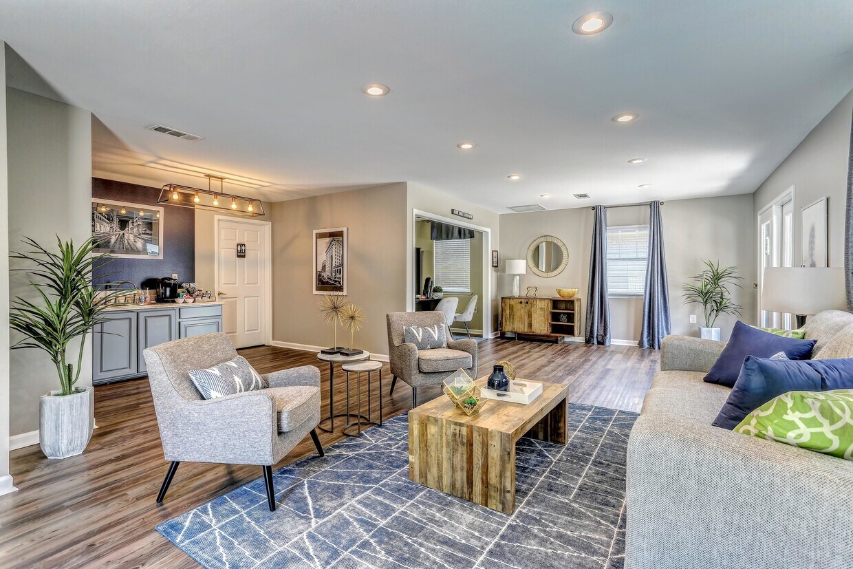 Prescott at West Hills Apartments in Knoxville, TN