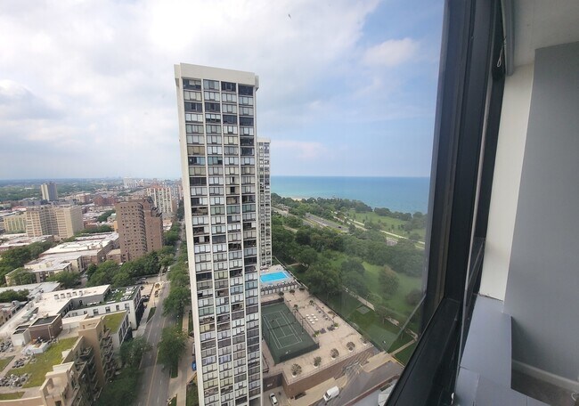 Foto del edificio - 5415 N Sheridan Rd