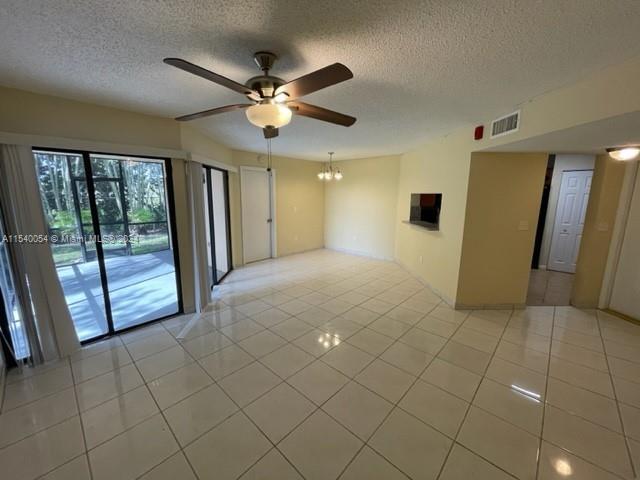 Foto del edificio - 1200 N Liberty Ave