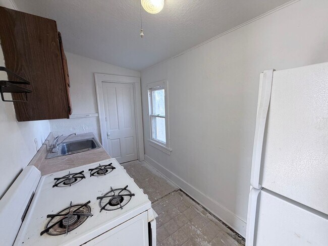 Foto del edificio - 1 bed House for Rent