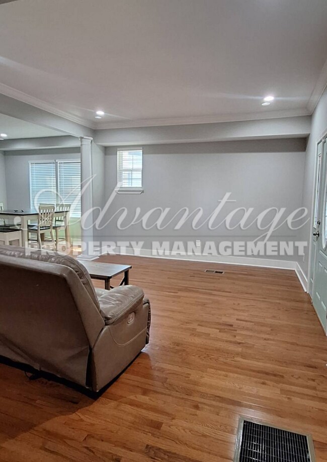 Building Photo - Adorable Downtown  Home for Rent