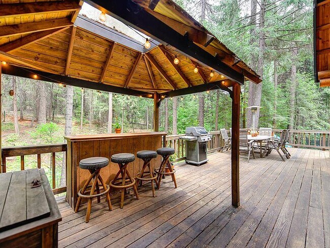 Building Photo - 4589 Jenkinson Cir
