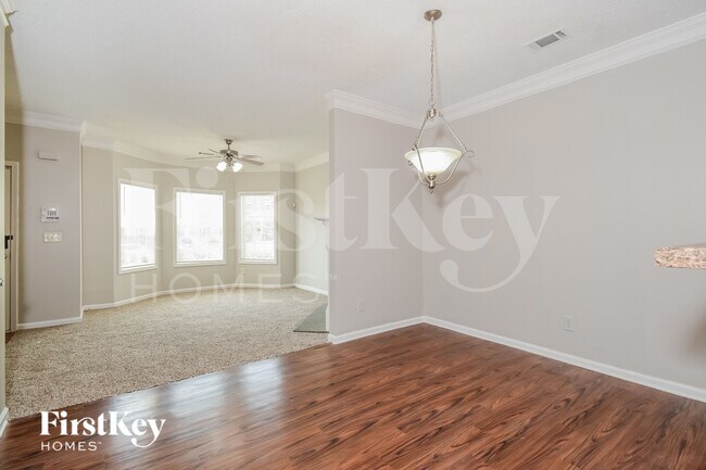Foto del edificio - 6368 Olmadison Pl