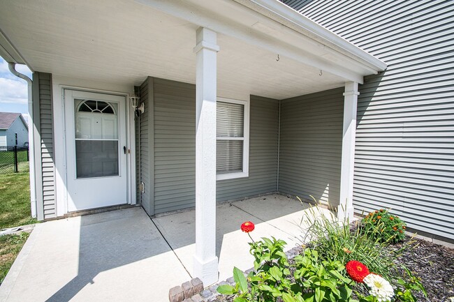 Building Photo - 862 Streamside Dr