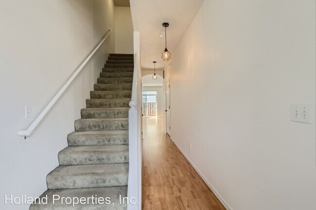 Building Photo - 3 br, 2.5 bath House - 1615 SW 172nd Ter