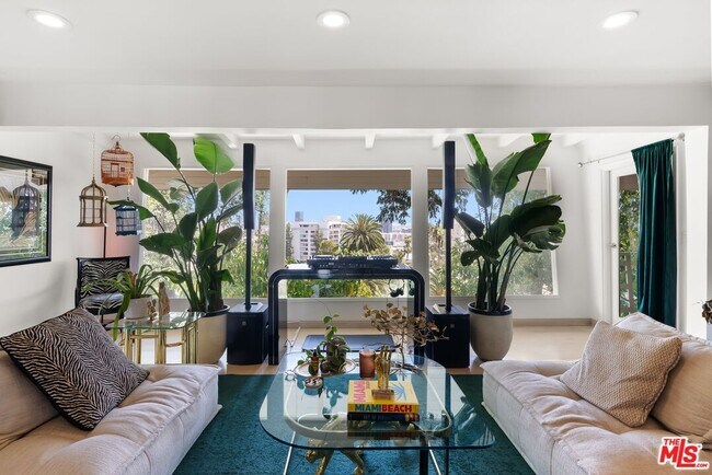 Foto del edificio - 6630 Whitley Terrace