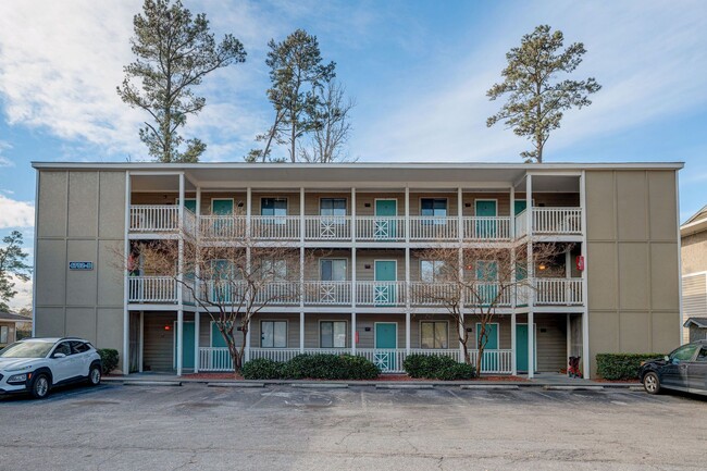 Building Photo - 1 bedroom 1 Bath Beside UNCW