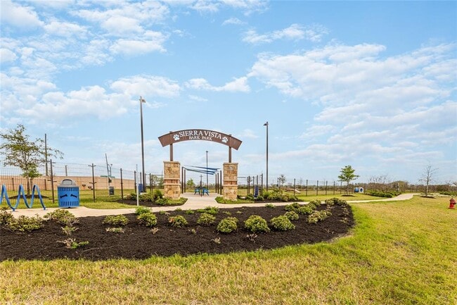 Building Photo - 10619 Cascade Crk Dr