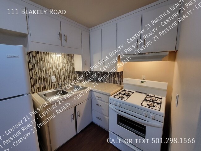 Building Photo - 111 Blakely Rd