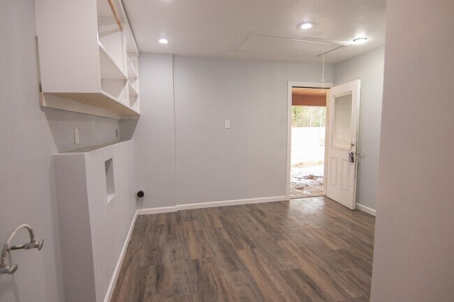 Building Photo - 3306 Timberlane Cir