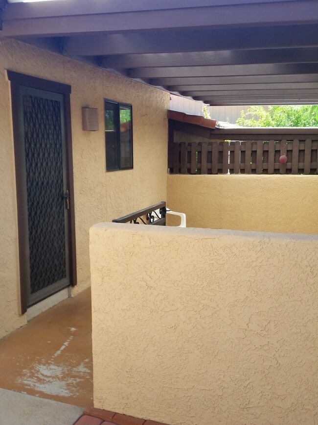 Building Photo - 155 Canyon Diablo Rd