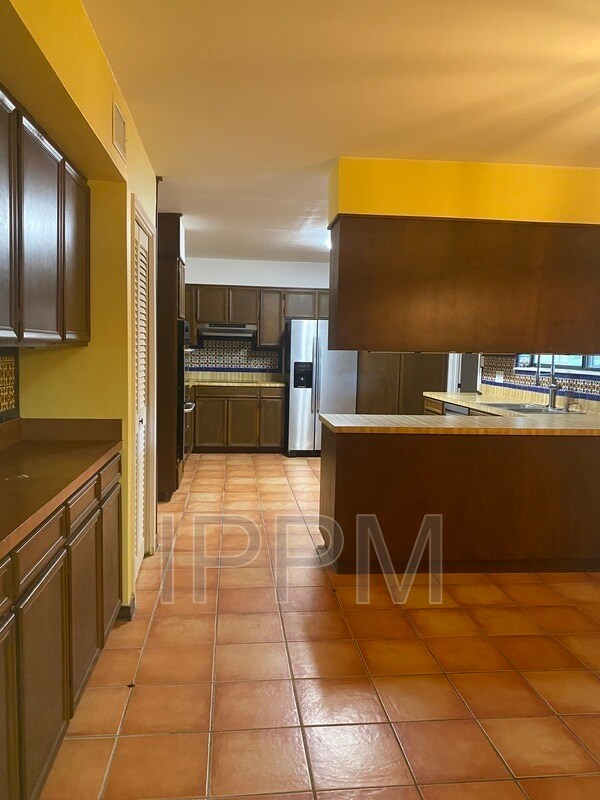 Building Photo - 5116 Grande Cir