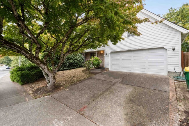 Building Photo - 12323 SW Millview Ct