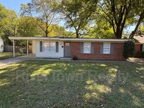 Building Photo - 3645 Hendricks Cove