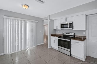 Building Photo - 4806 Pine Knott Ln