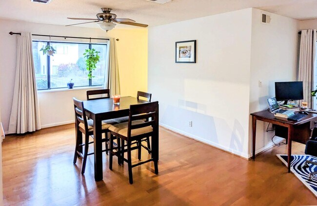 Building Photo - 24 Finch Trl NE