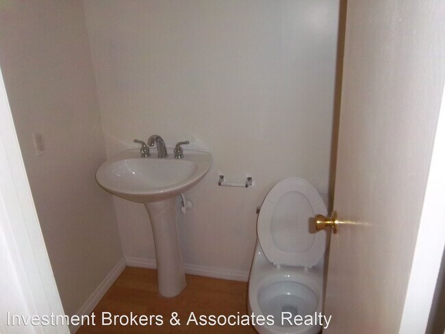 Foto del edificio - 1 br, 1.5 bath House - 913 Willow Tree Dr. #B