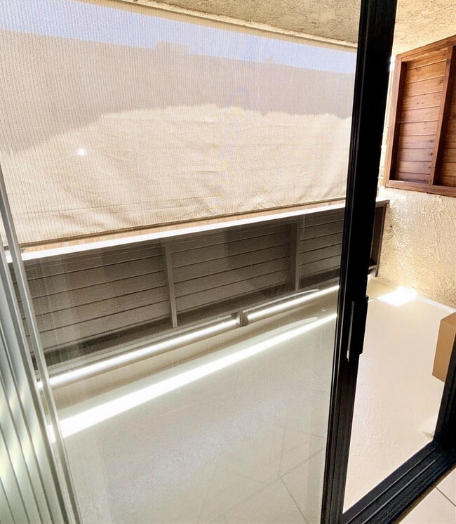 Balcony and Sun-Privacy Shade 3669 120 - 3669 Westwood