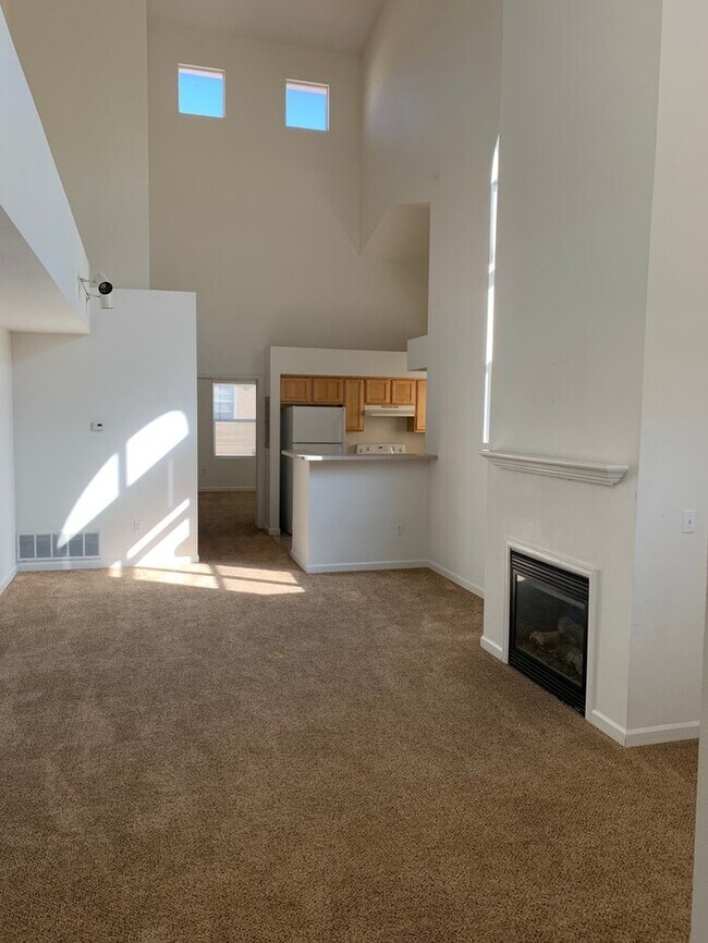 Building Photo - 2 Bed 2 Bath Condo