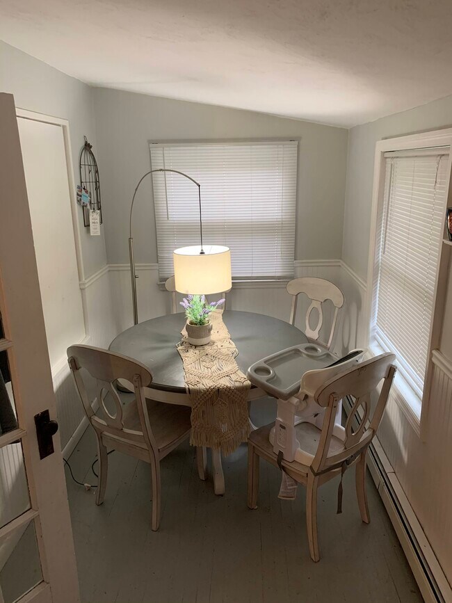 27 Brookhaven Dr Unit Upstairs, Sound Beach, NY 11789 27 Brookhaven