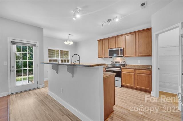 Foto del edificio - 5327 Allison Ln