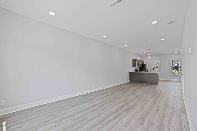 Interior Photo - Highland Oaks