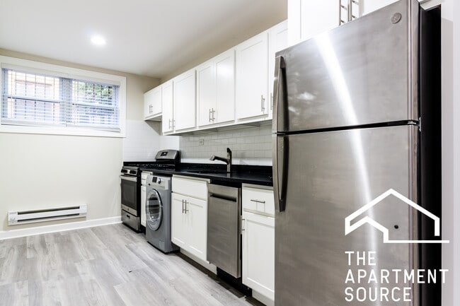 Photo - 726 W Roscoe St Apartment