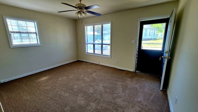 Building Photo - 3202 Delaware Ave