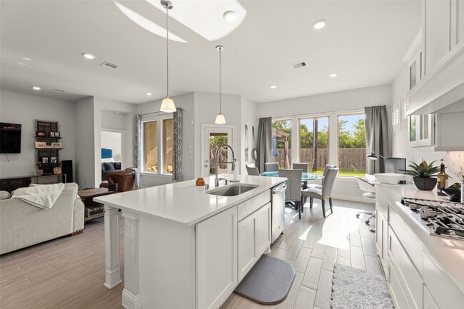 Foto del edificio - 1939 Shallow Canyon Ln