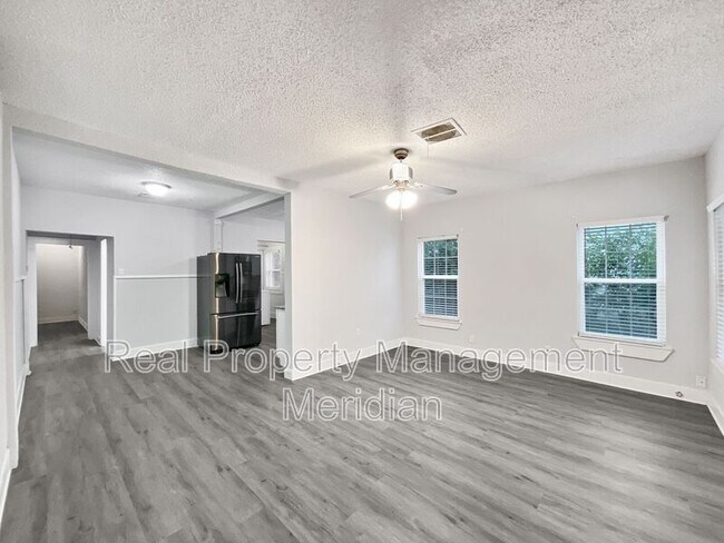 Foto del edificio - 2204 Berwick Ave