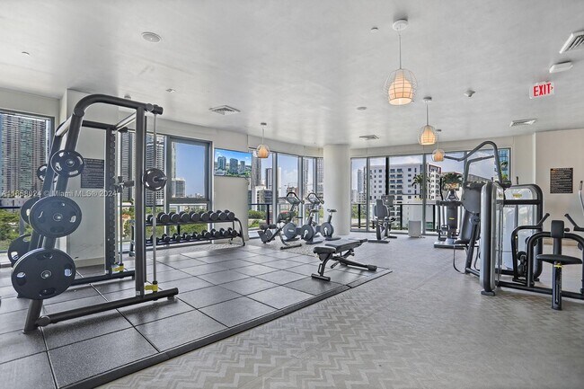 Foto del edificio - 121 NE 34th St