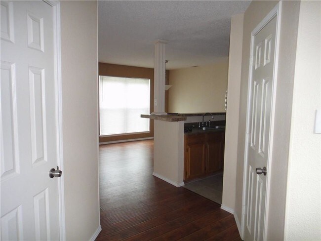 Building Photo - 1235 Forest Cove Ln