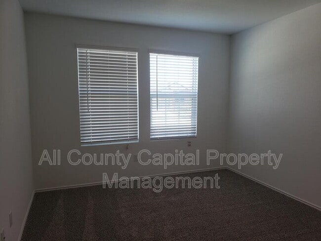 Foto del edificio - 5820 Bianca Dr