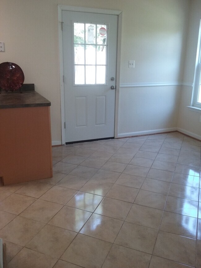 Kitchen/dining room area - 4125 Bluebird Drive