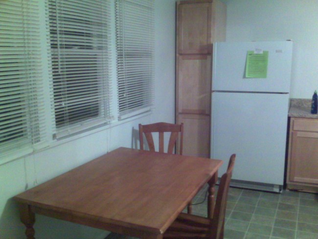 Building Photo - 1 br, 1 bath Apartment - 389 Gilmore Street