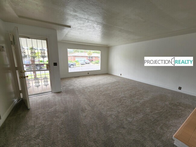 Photo - 11128 NE Everett St House