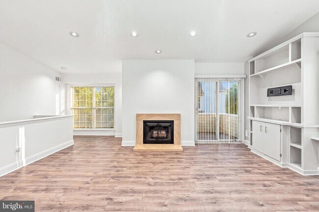 Foto del edificio - 51 Meadow Ln