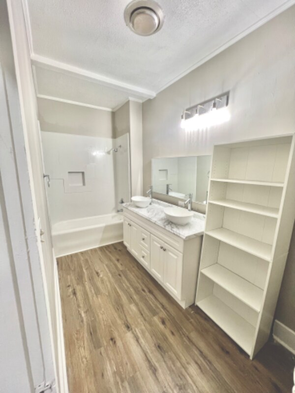Foto del edificio - 352 East Dr