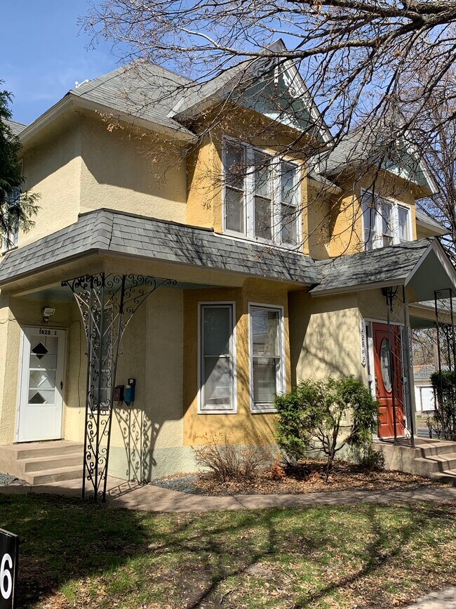 Foto del edificio - 1428 Madison St NE