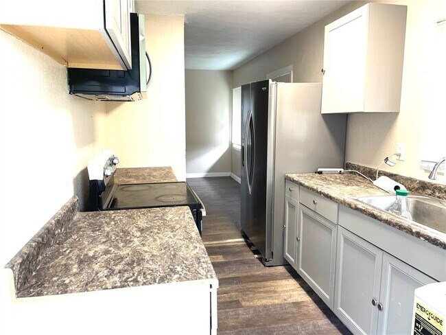 Building Photo - 200 S Ortman Dr