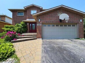 Building Photo - 2463 Overton Dr