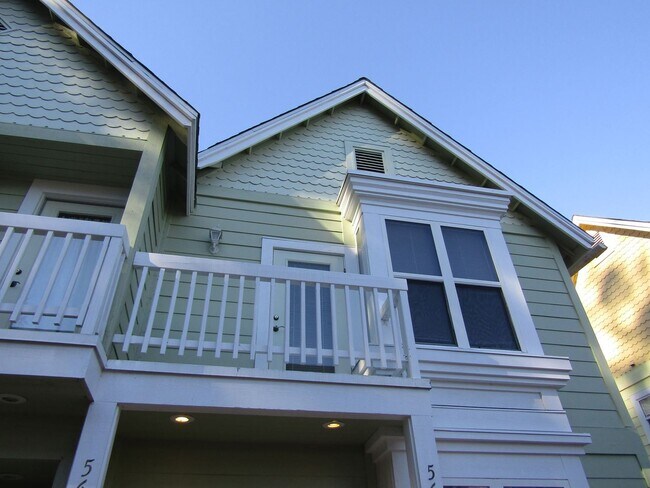 Building Photo - 2 br, 1.5 bath House - 564 Adina Way