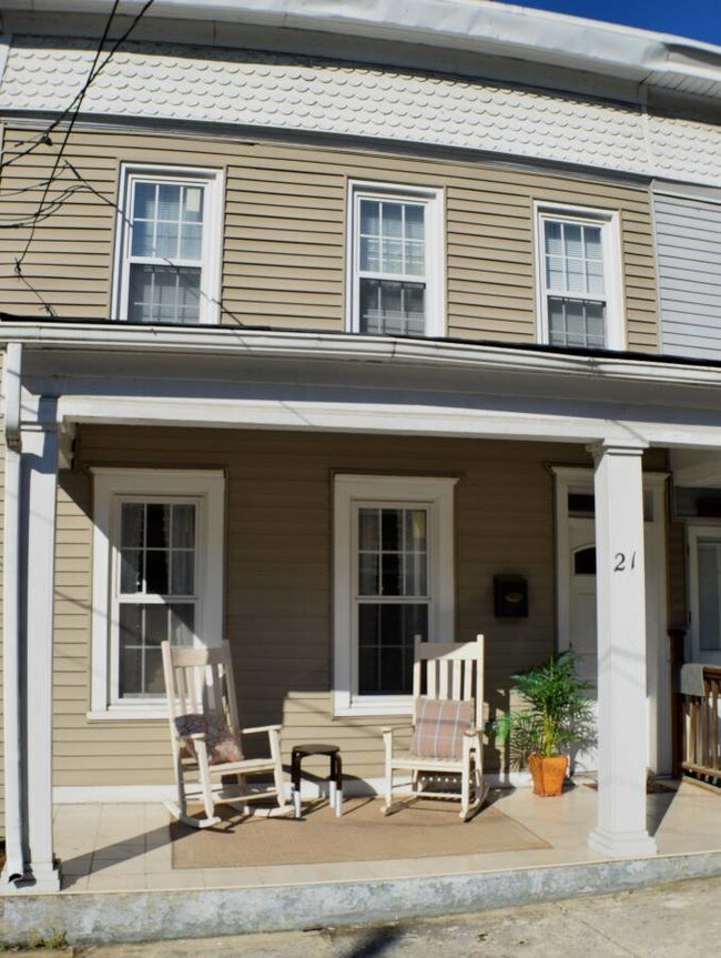 21 Petersville Rd, Brunswick, MD 21716 Townhome Rentals in Brunswick