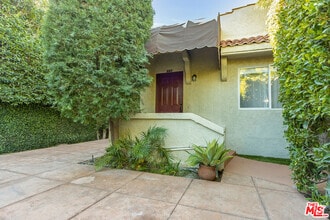 Building Photo - 843 N Ogden Dr