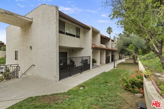 Building Photo - 9351 Via Crema