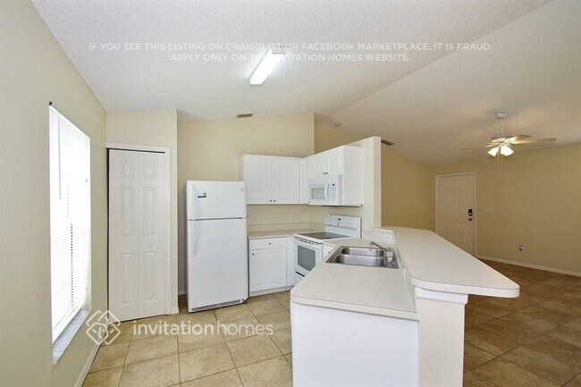 Building Photo - 3009 Tropical Cir SE