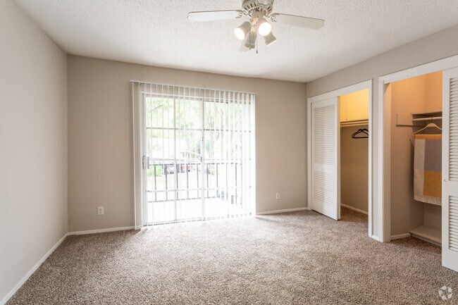 2HAB, 2BA - 1,000 ft² - Urban Villas